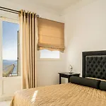 Delfini 4* Oia