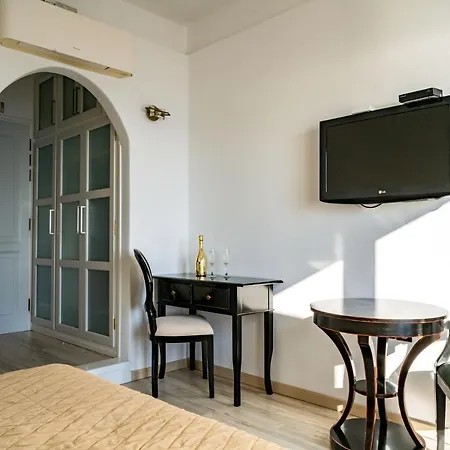 Delfini Aparthotel Oia (Santorini)