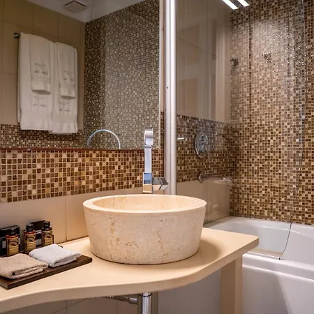 デルフィニ ヴィラス アパートホテル