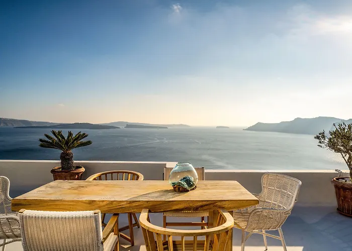 Delfini Hotel apartamentowy Oia