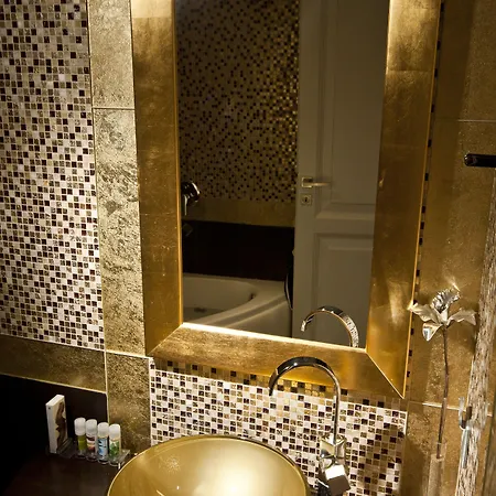 Delfini Lägenhetshotell Oia