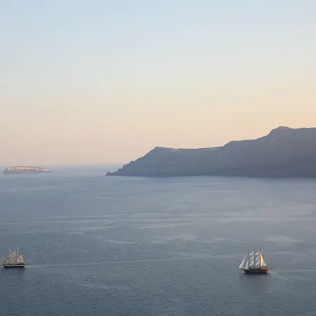 Delfini Apart Otel Oia