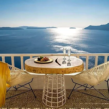 Delfini 4* Oia (Santorini)