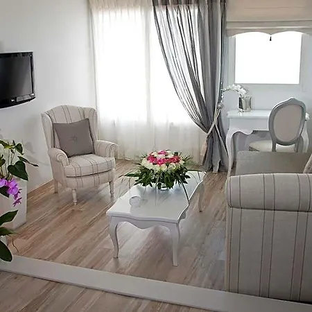 Aparthotel Delfini 4*