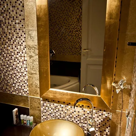 Delfini Lägenhetshotell 4*