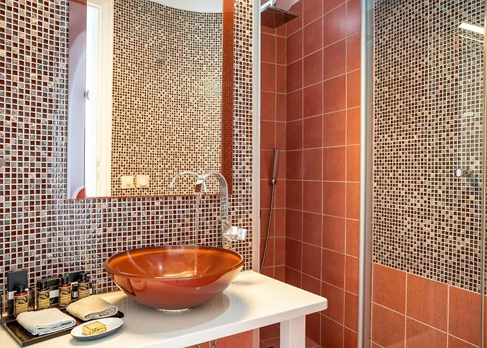 Delfini Aparthotel Oia