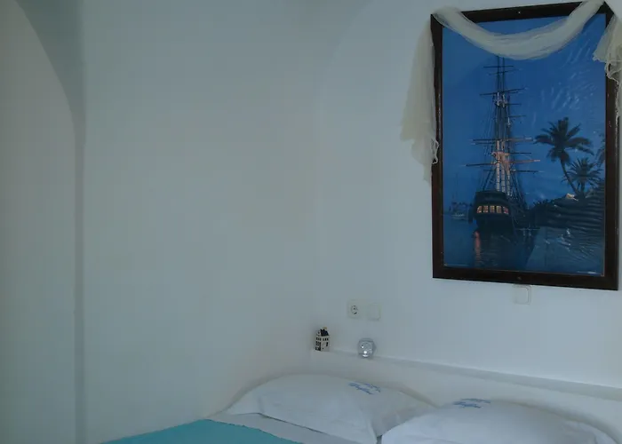 Delfini 4* Oia (Santorini)