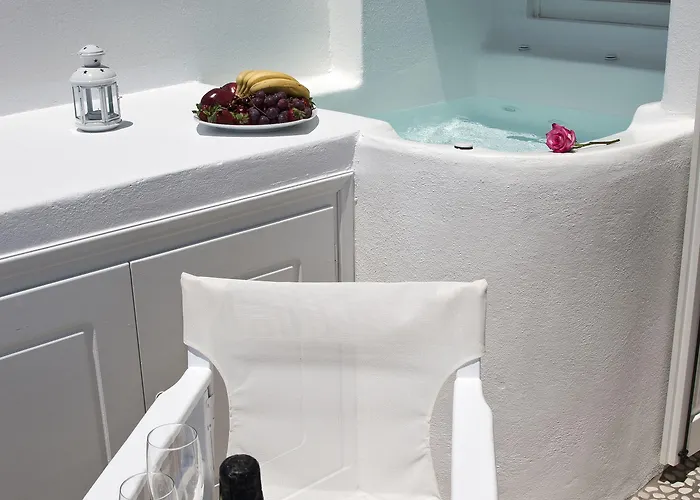 Delfini 4* Oia (Santorini)