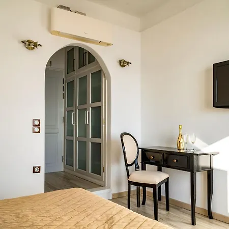 Delfini 3* Oia (Santorini)