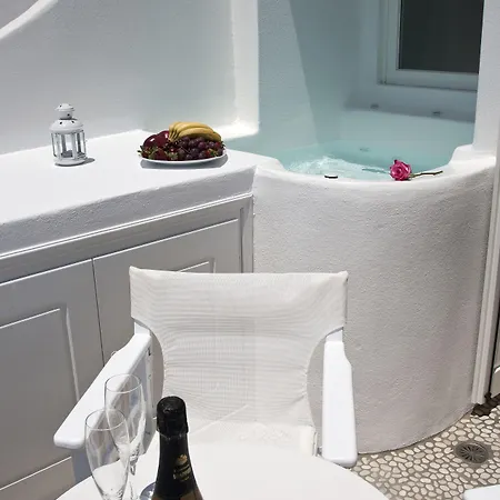 Delfini 4* Oia (Santorini)