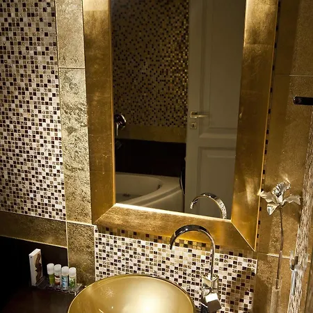 Delfini Aparthotel 3*