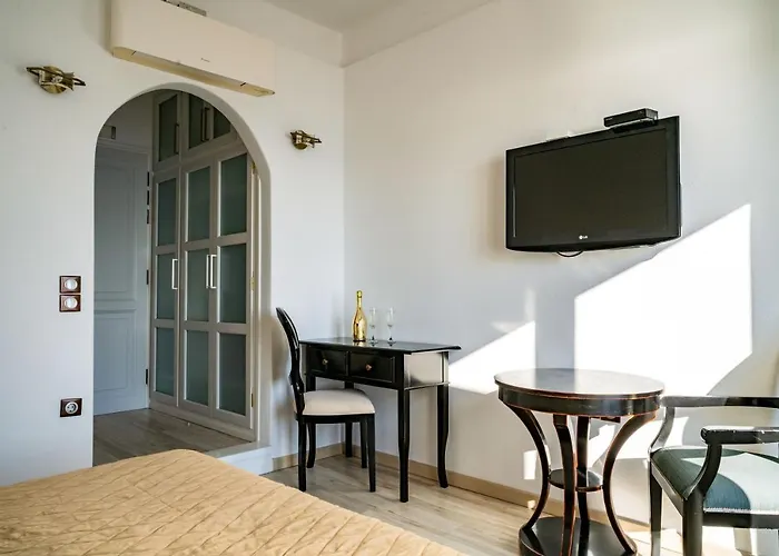 Delfini Apartmanhotel Ía