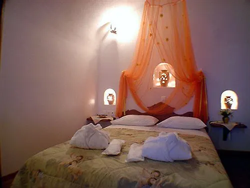 Delfini Apart-hotel Oia